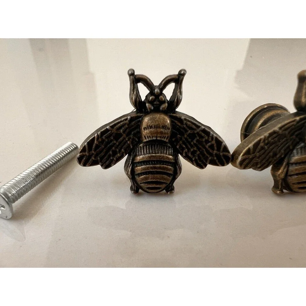 2-Piece Bumble Bee Alloy Cabinet Knobs Decorative Bronze Drawer & Dresser Pulls